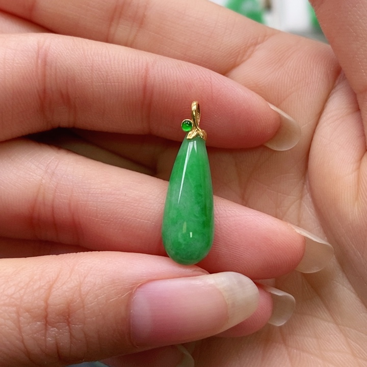 翡翠未镶嵌颈饰吊坠