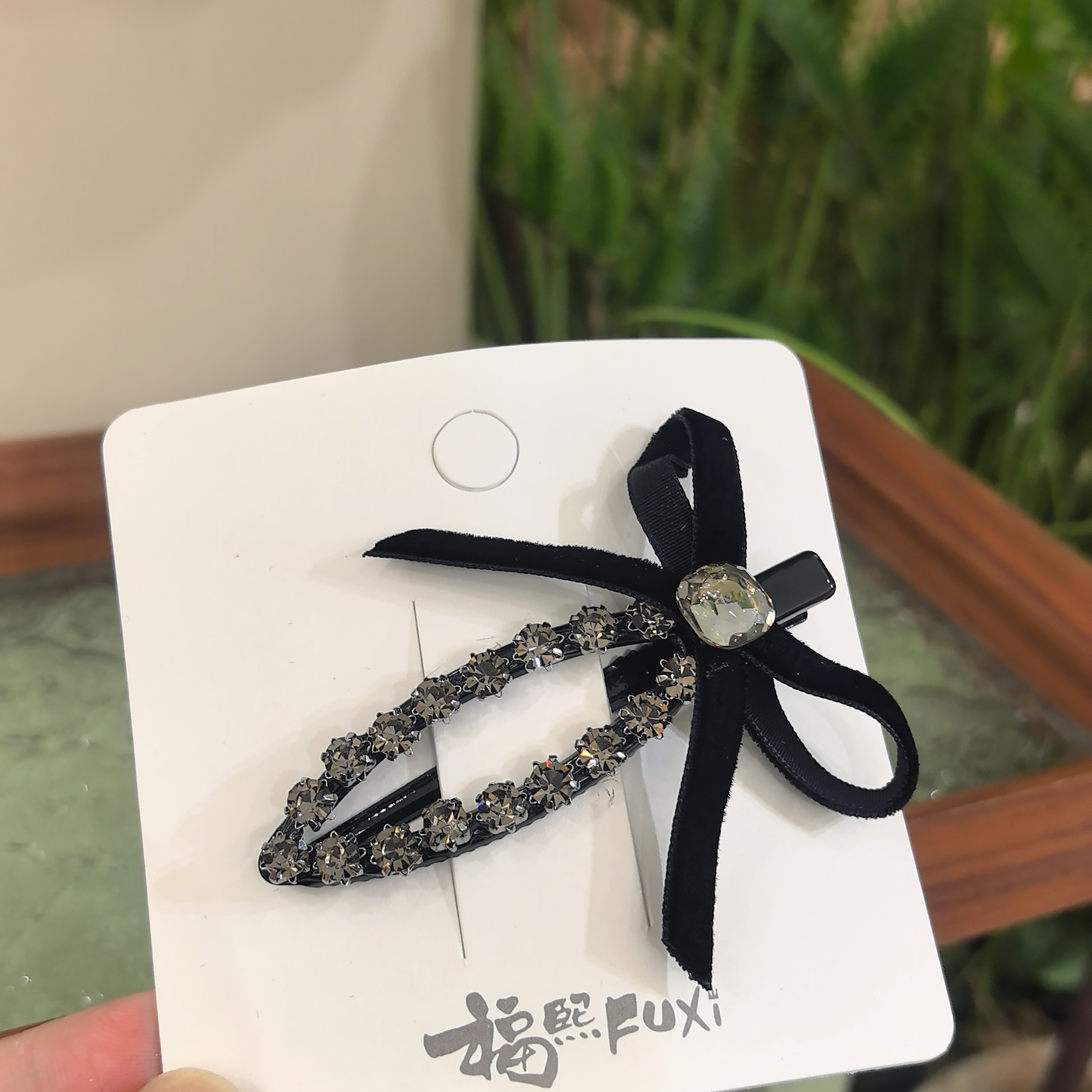 精品水晶新款精致黑色丝绒蝴蝶结满钻百搭鱼嘴压夹5374