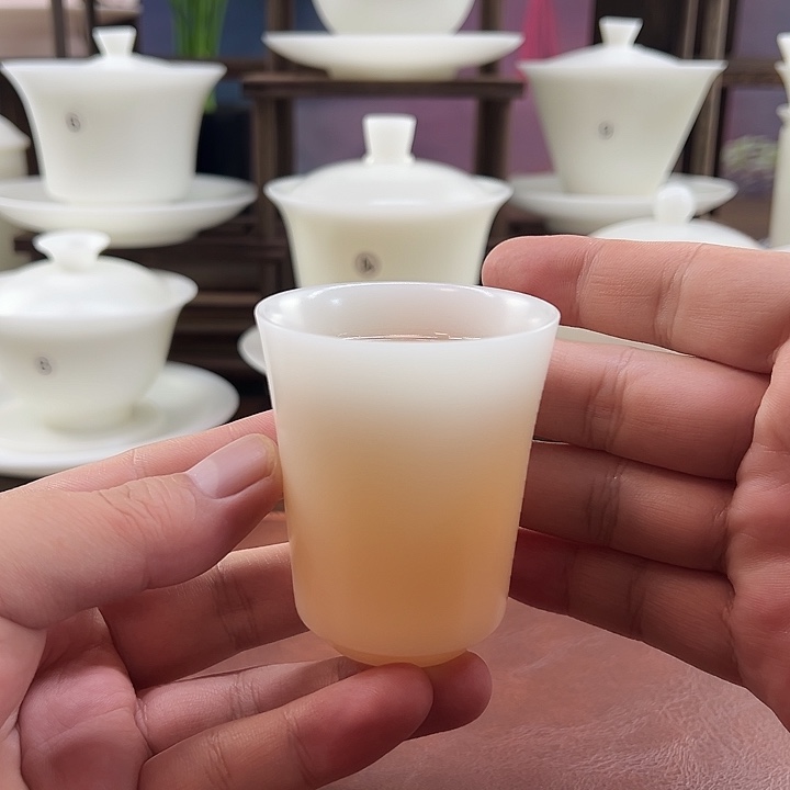 隐唐窑/璞玉素烧自生釉70ml如意主人杯