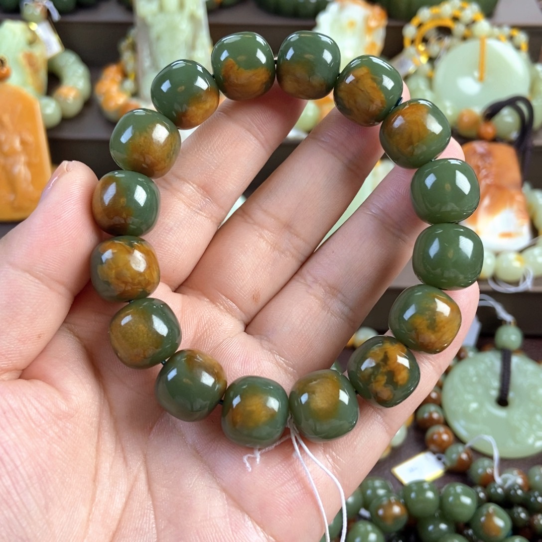 透闪石质玉未镶嵌手串