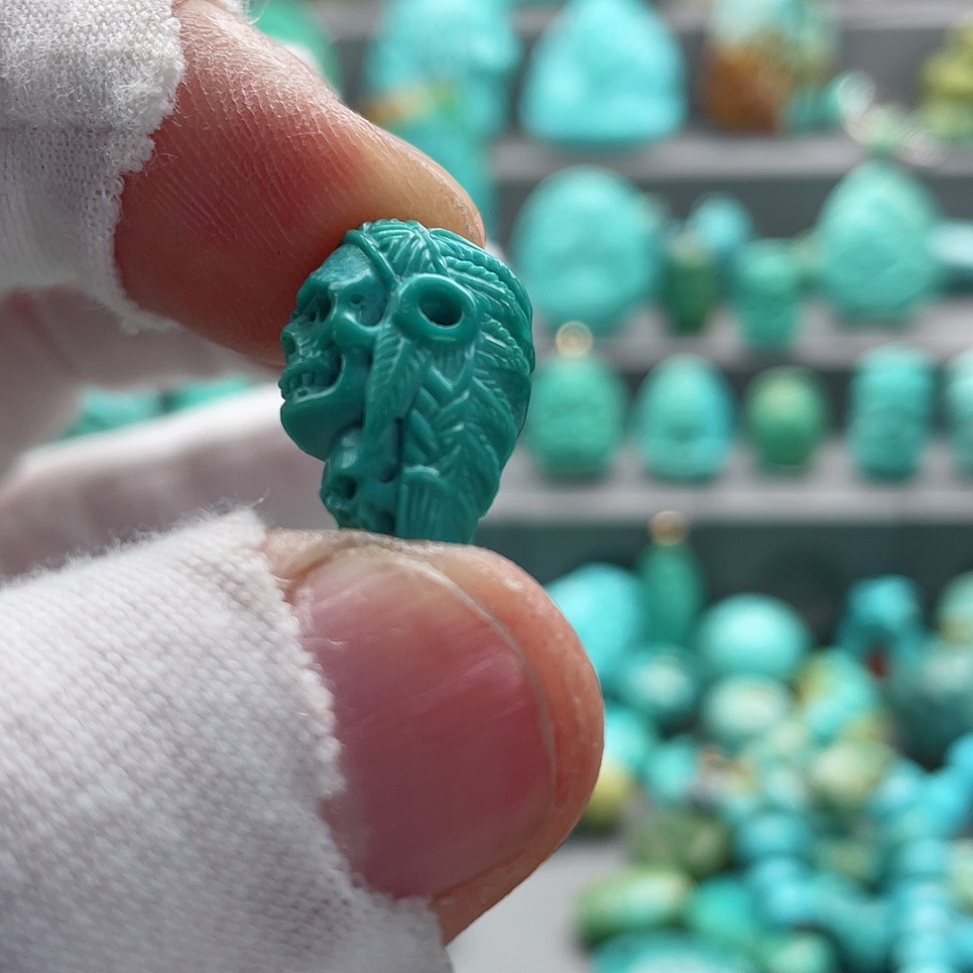 绿松石颈饰未镶嵌