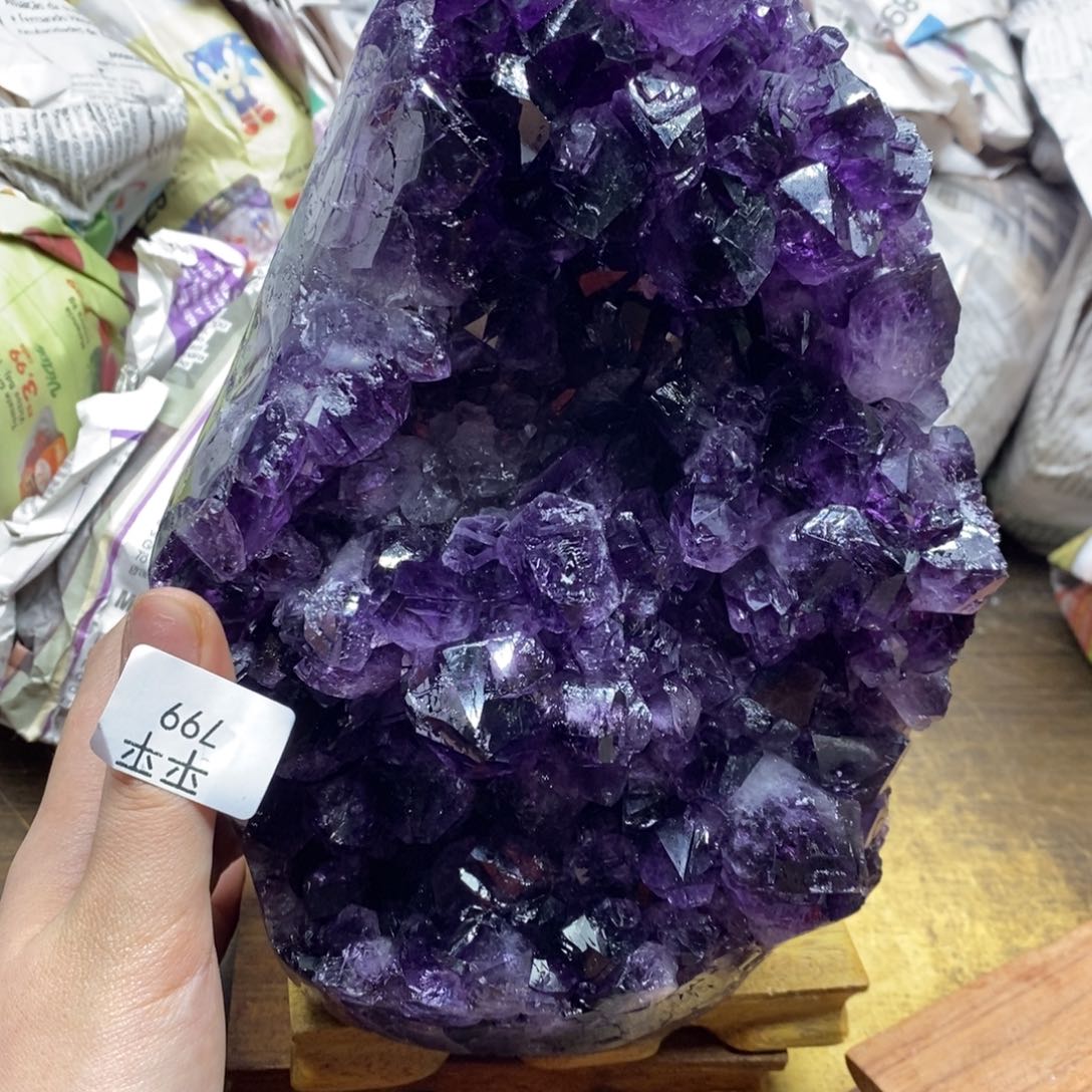 紫晶乌拉圭未镶嵌