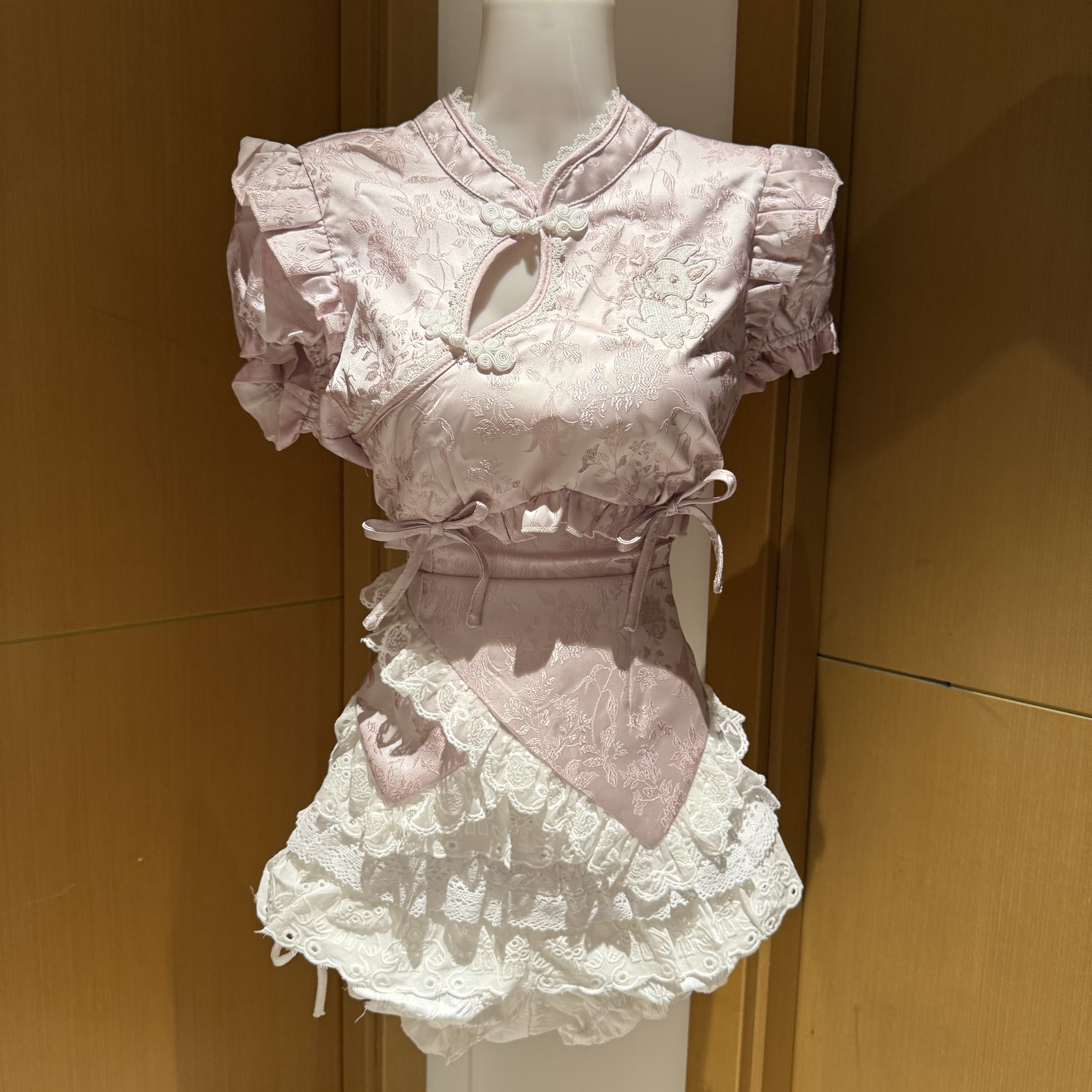 MUA家桃夭少女粉色上衣白色短裙