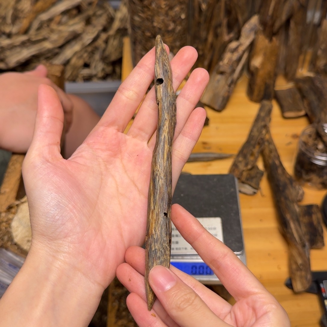 沉香碎屑沉香白棋块料10克