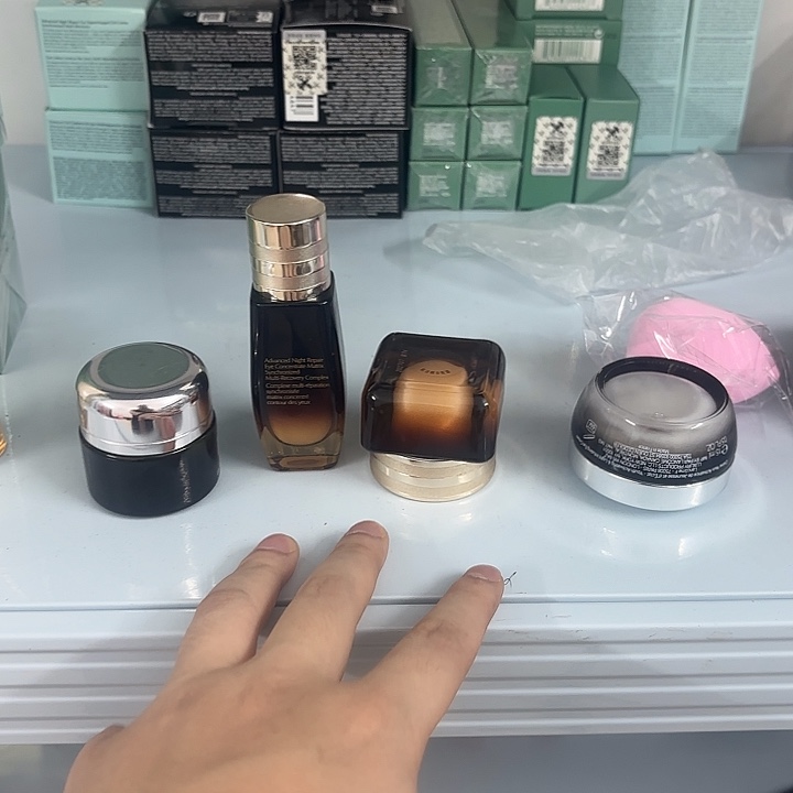 雅家蓝光眼霜新旧都有