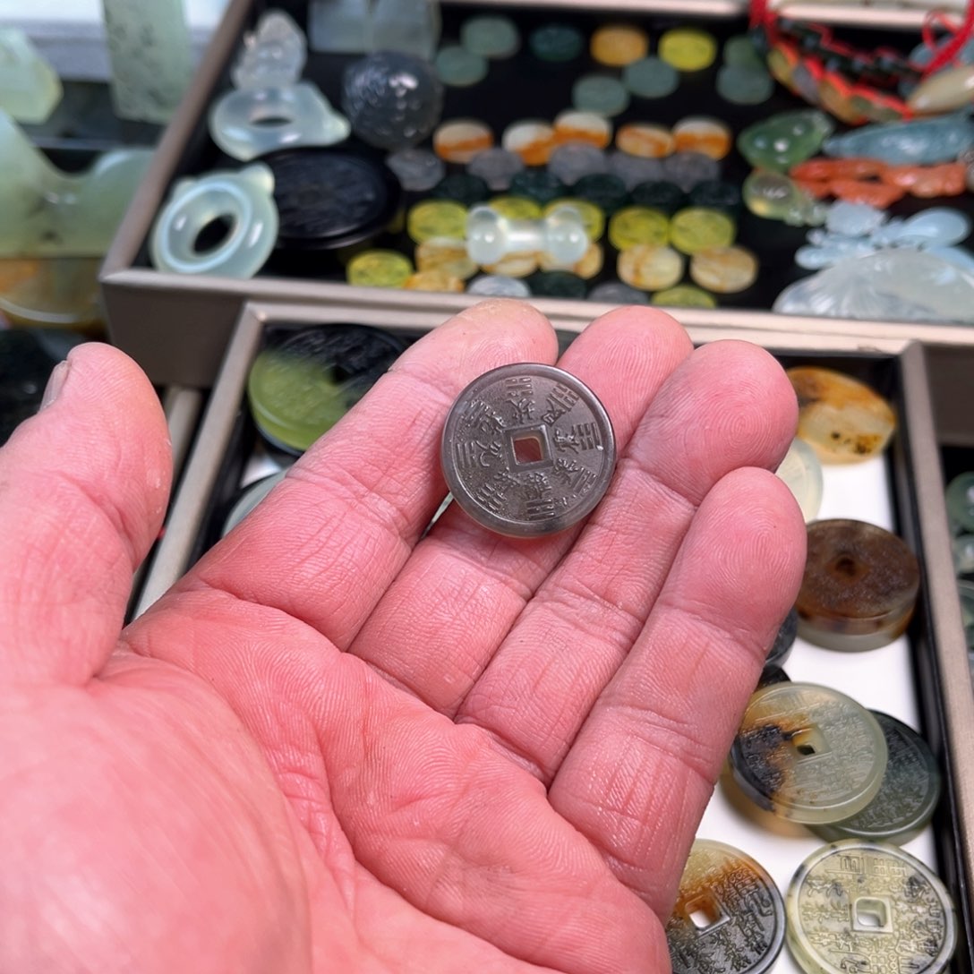 蛇纹石玉原石未镶嵌?***玺