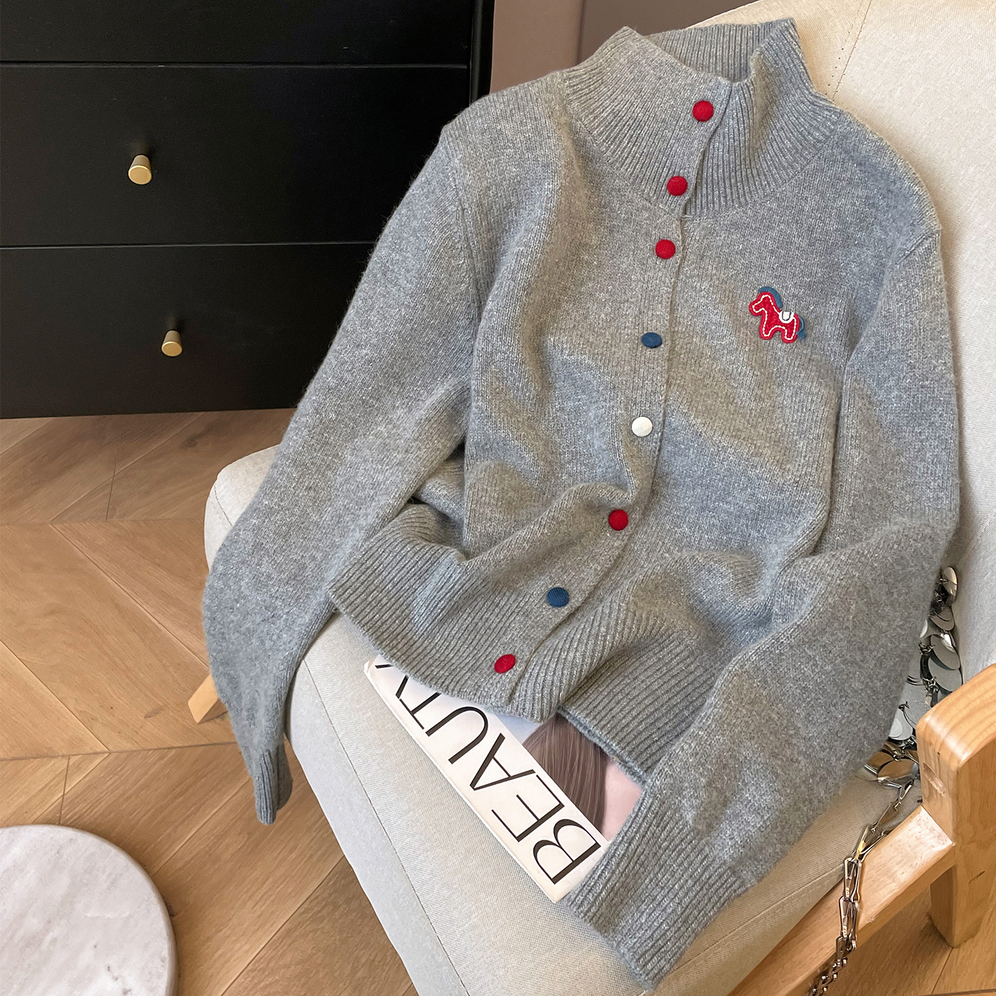 小C家 彩色纽扣小马刺绣毛衣女款2025新款冬季内搭半高领针织开衫