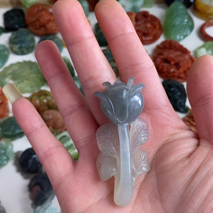 蛇纹石玉颈饰未镶嵌