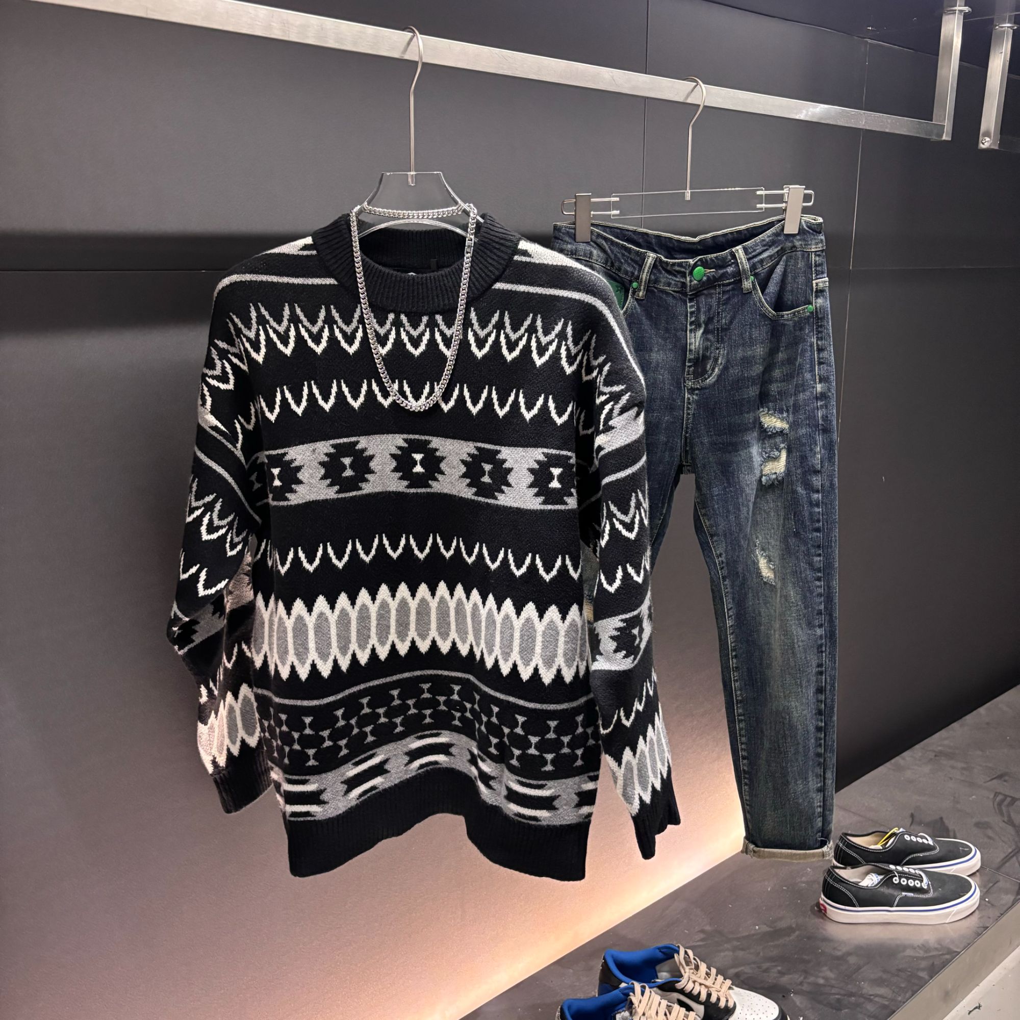 2025韩版秋冬印花休闲潮流圆领针织毛衣