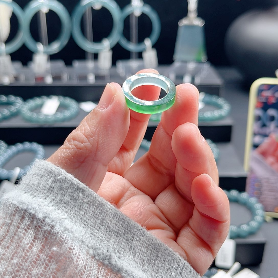 馒***头翡翠未镶嵌手链天然a货翡翠飘阳绿戒圈14/1