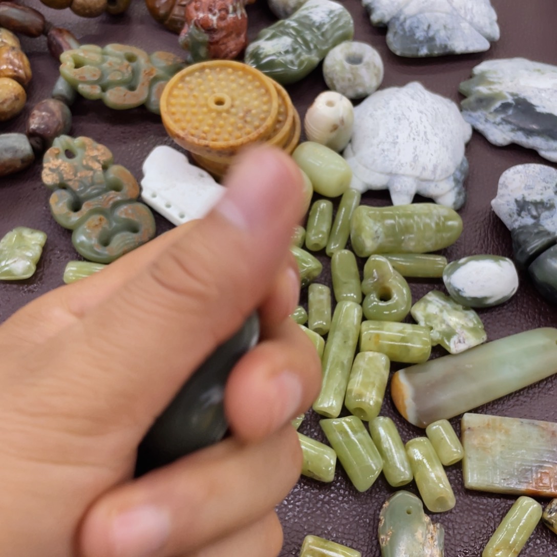 未镶嵌手链岫岩河磨玉（透闪石质玉）逍***郎