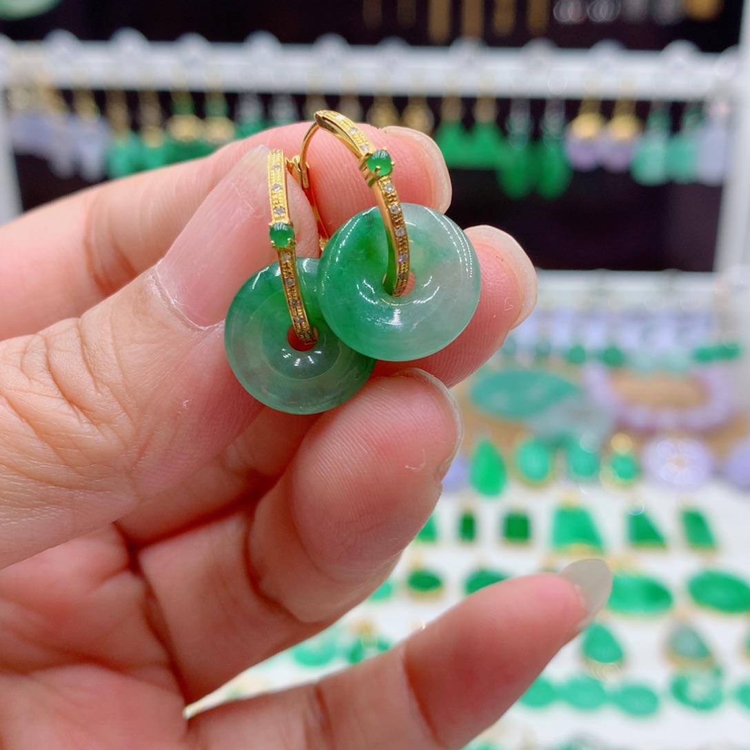 翡翠18K金镶嵌耳饰