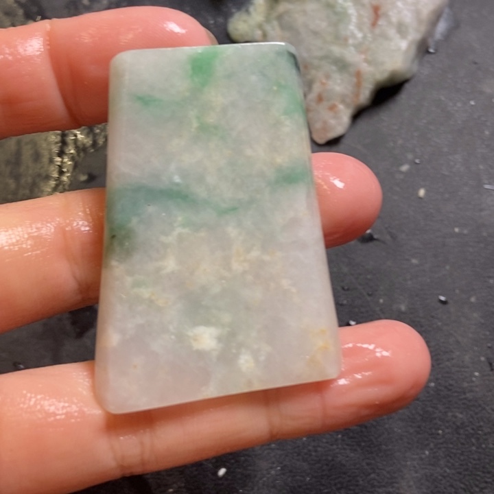 翡翠颈饰未镶嵌天然翡翠