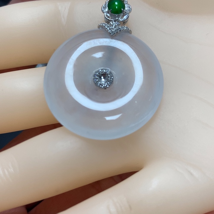 翡翠颈饰18K金镶嵌平安扣