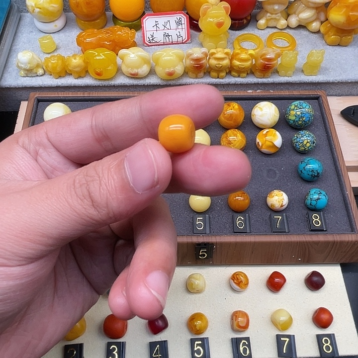 琥珀未镶嵌裸石鸡油黄老型