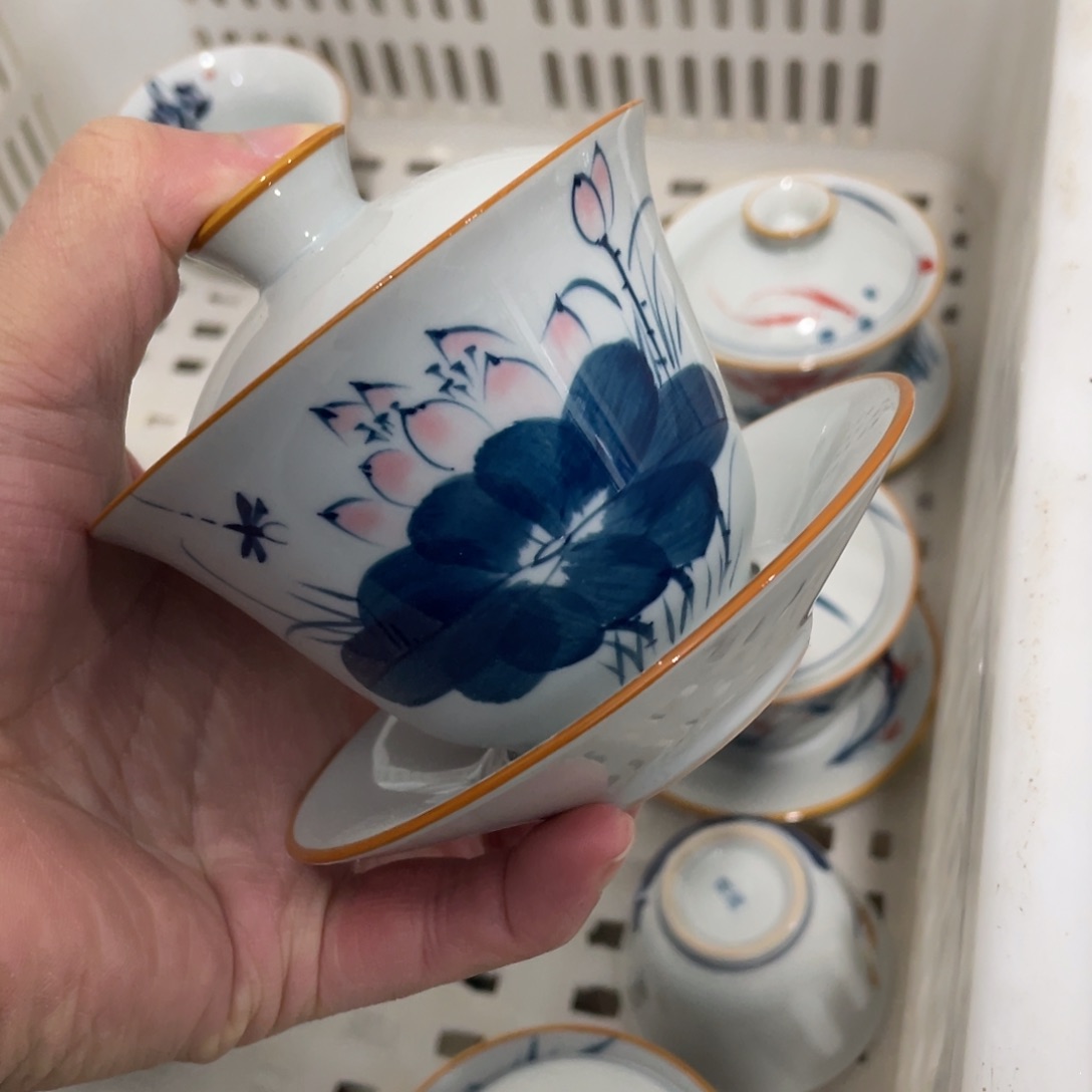 釉下手绘茶具大瑕，