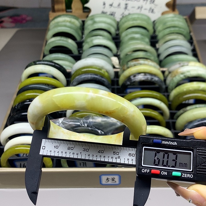 未镶嵌蛇纹石玉手镯187