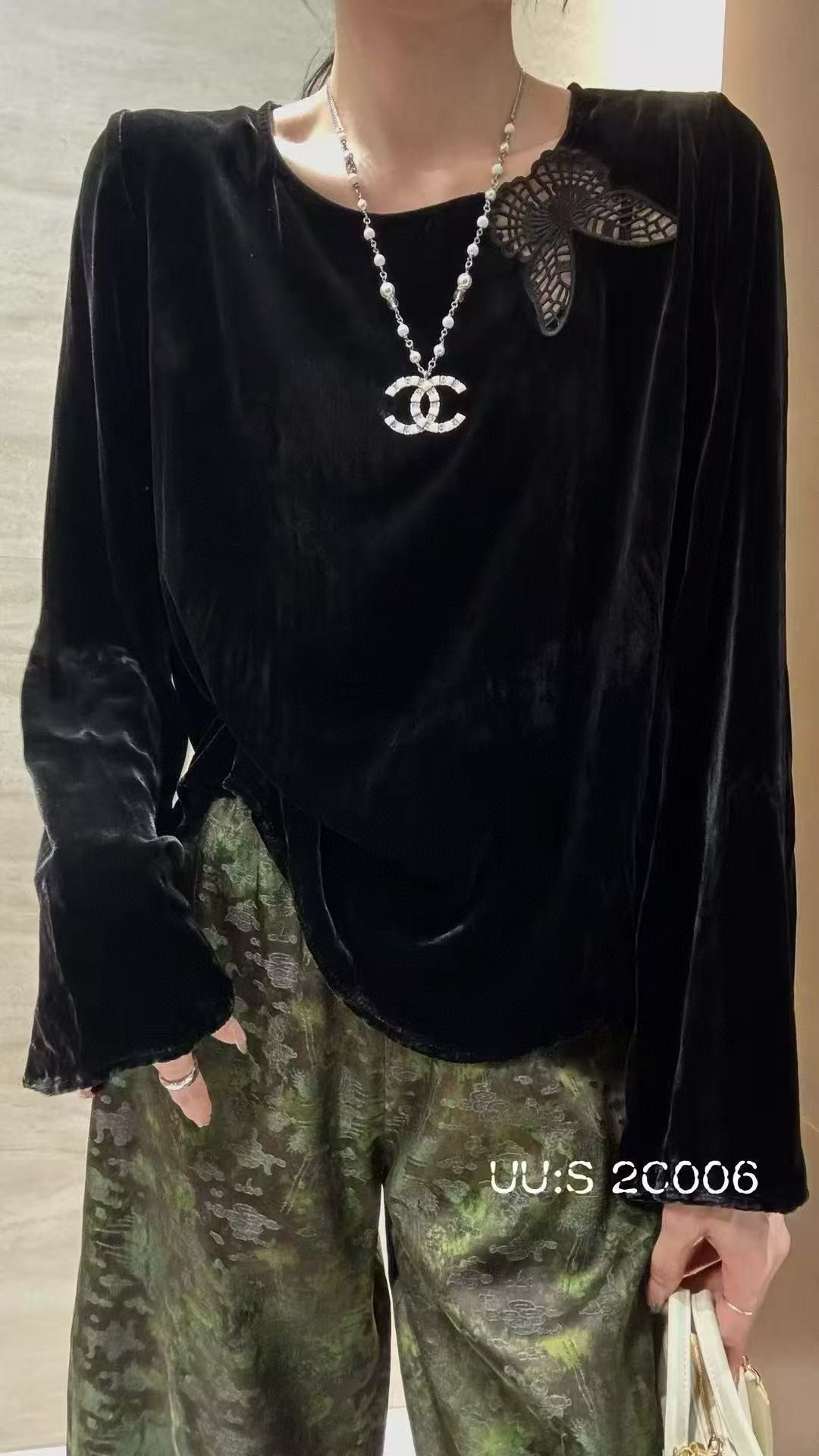 领口蝴蝶刺绣100%桑蚕丝真丝丝绒上衣