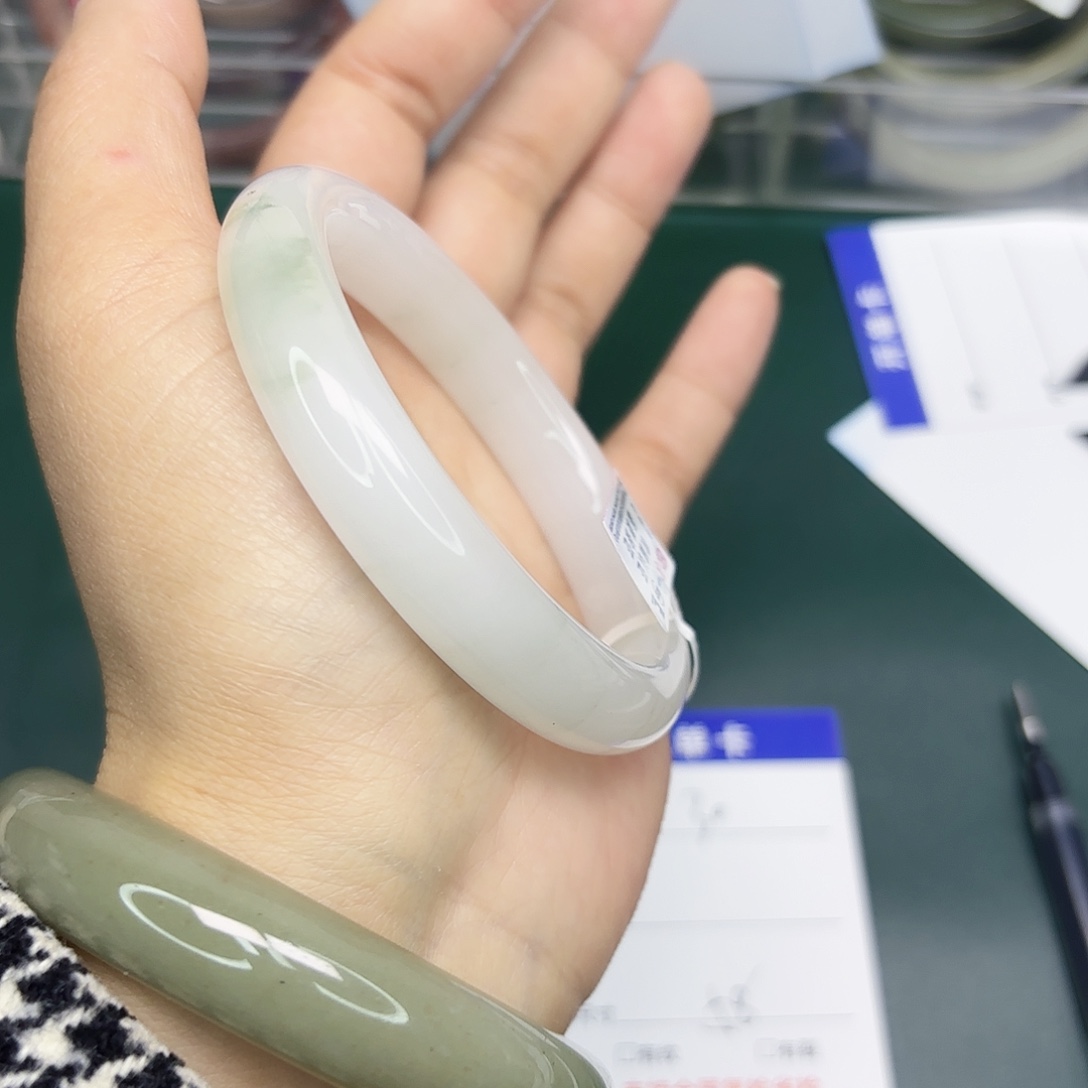 石英质玉未镶嵌手镯230/5758