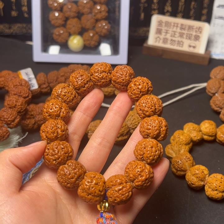 金刚菩提手串爆肉蜂王