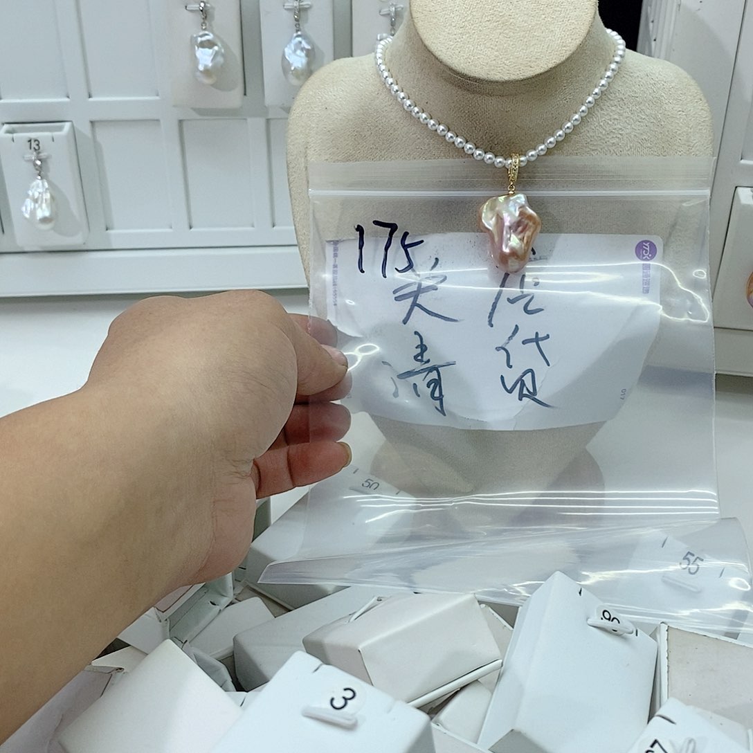 淡水珍珠颈饰合金