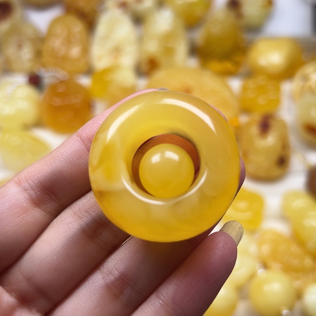 大***葱蜜蜡未镶嵌颈饰母子环