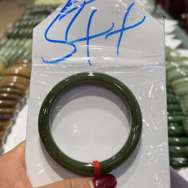 和田玉（糖玉）手镯未镶嵌秋**人