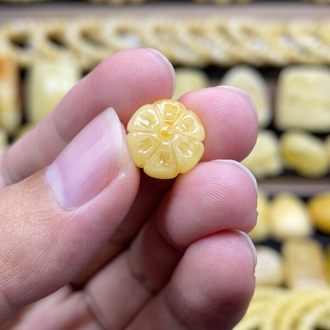 琥珀未镶嵌裸石琥珀蜜蜡