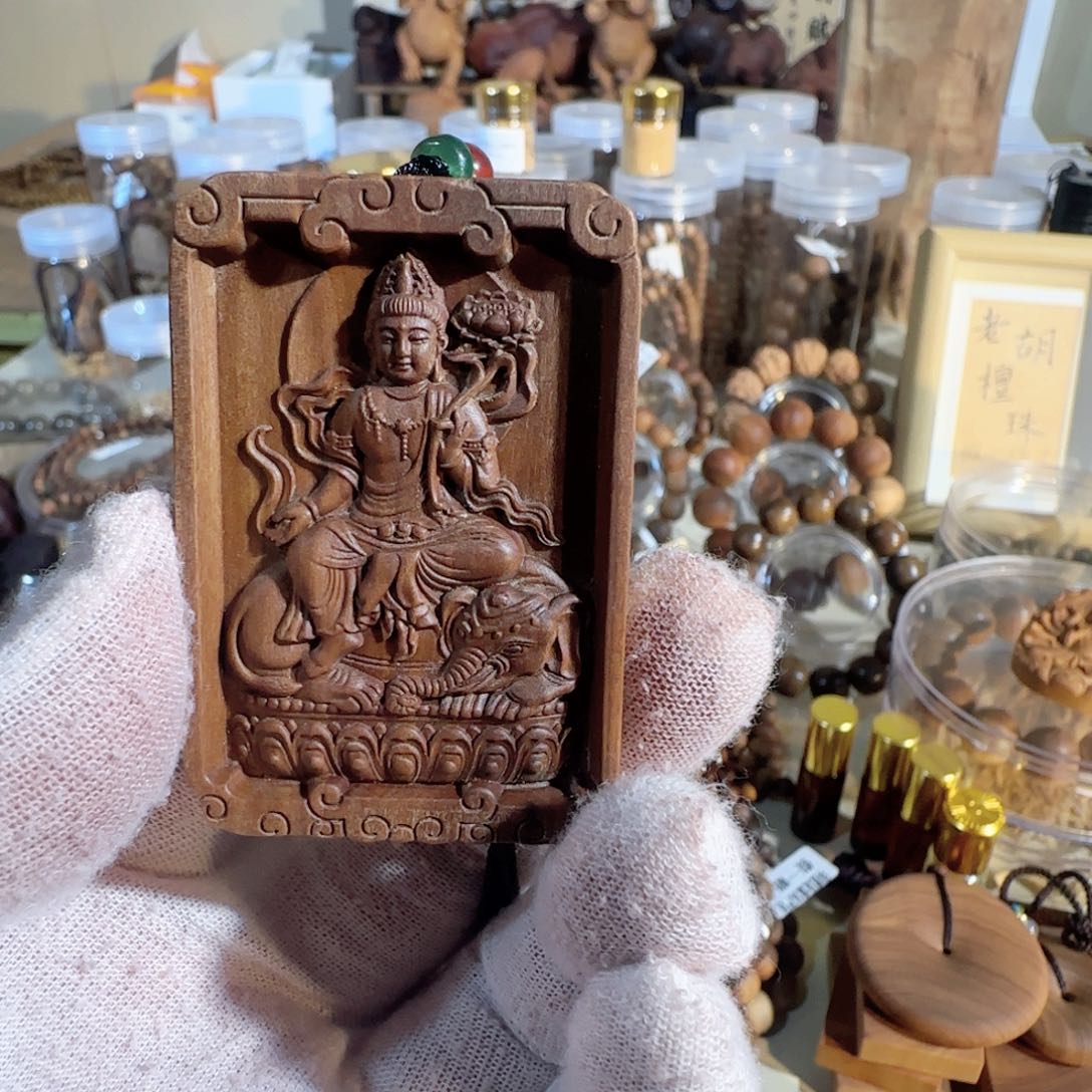 檀香木4/6/1印度老山檀普贤吊坠药香焦糖