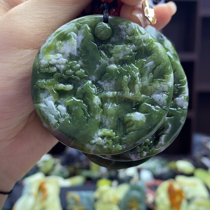 蛇纹石玉未镶嵌颈饰多样性发其一