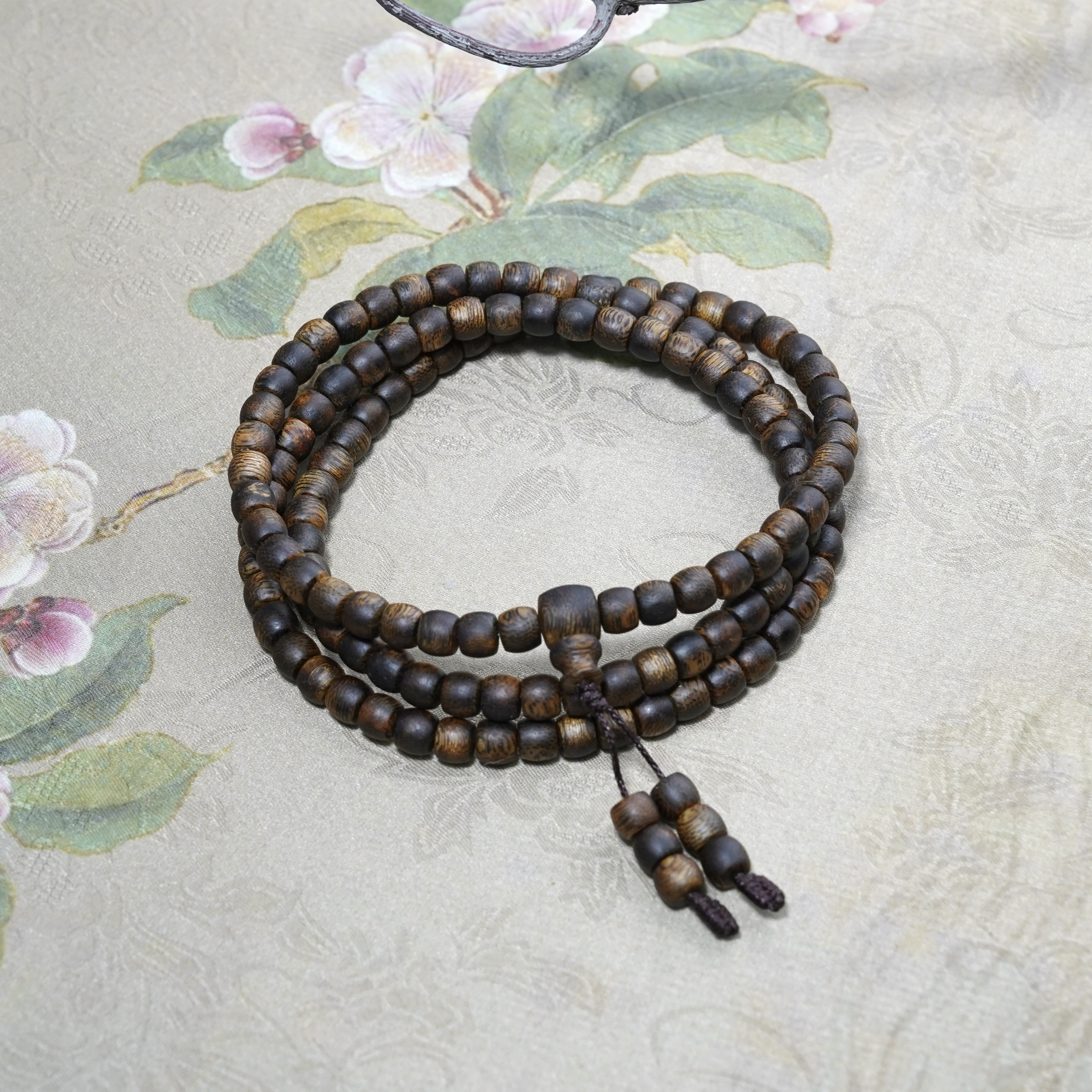 沉香【A+级】海南 绿奇楠/二代苗老料/99沉 鼓珠8mm长串