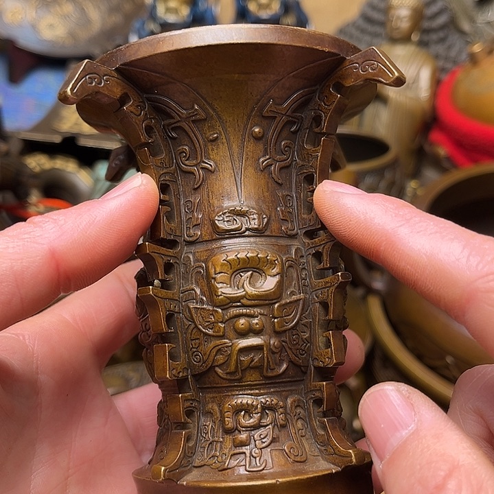 精美铜器批发档口