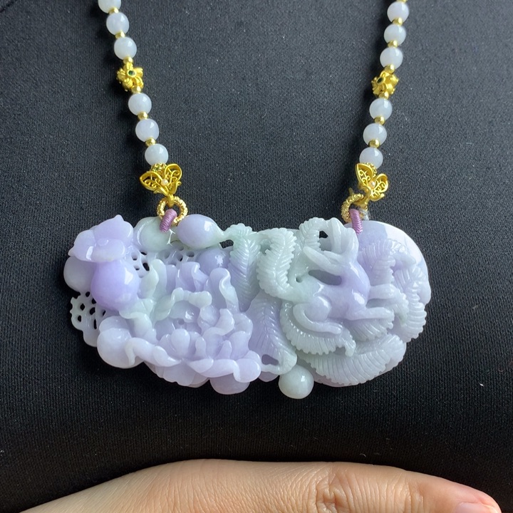 翡翠颈饰未镶嵌翡翠