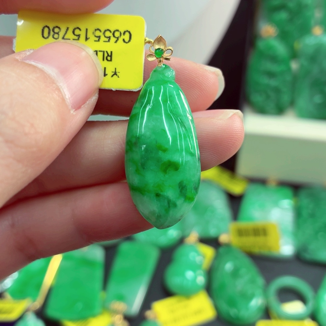 翡翠18K金镶嵌颈饰