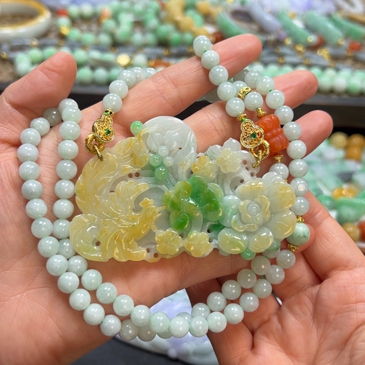 翡翠颈饰未镶嵌吊坠