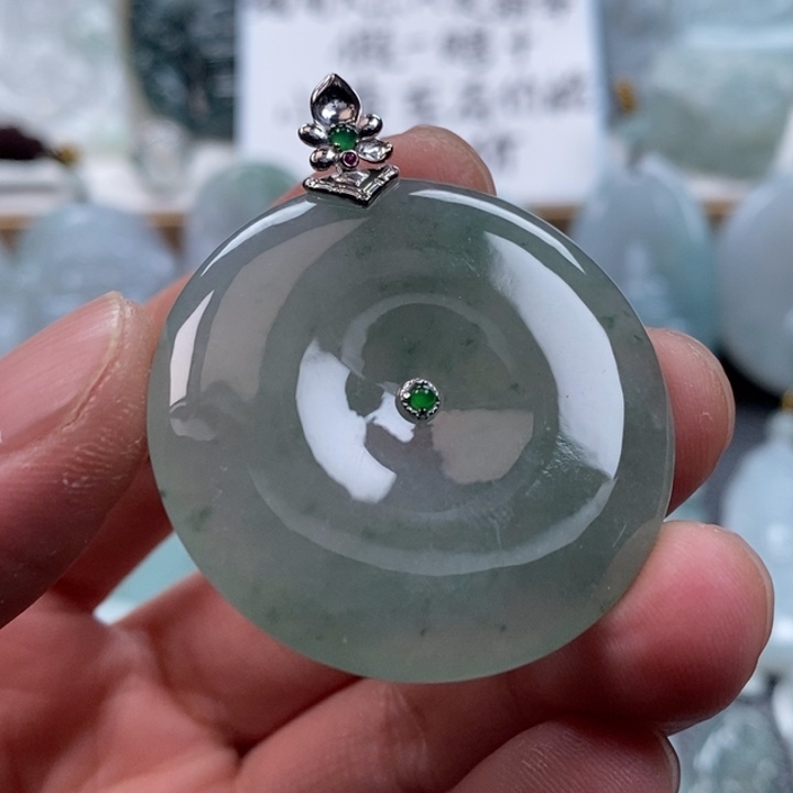 翡翠颈饰18K金镶嵌翡翠