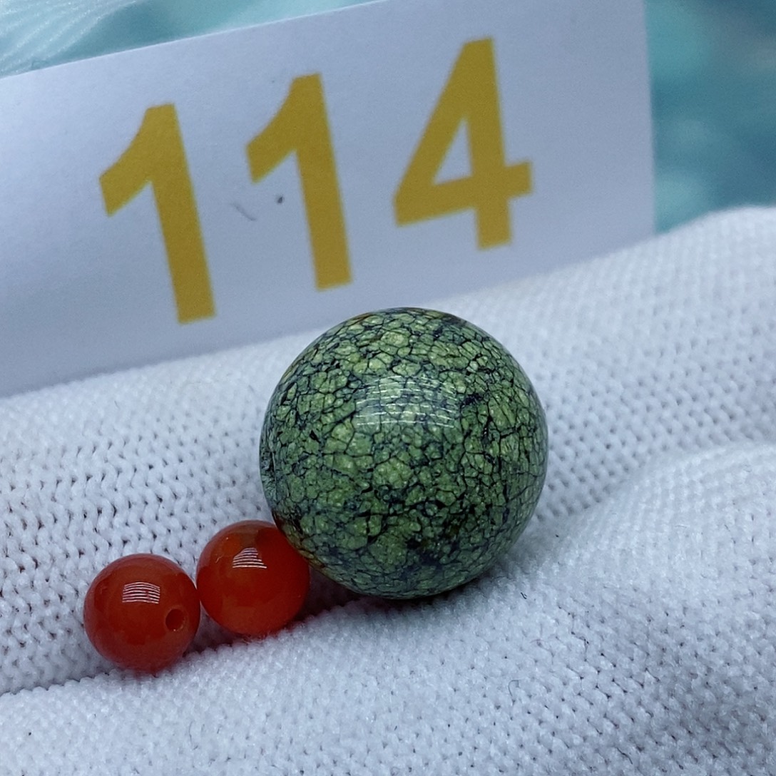 趴***鹏南红玛瑙未镶嵌珠宝奇石