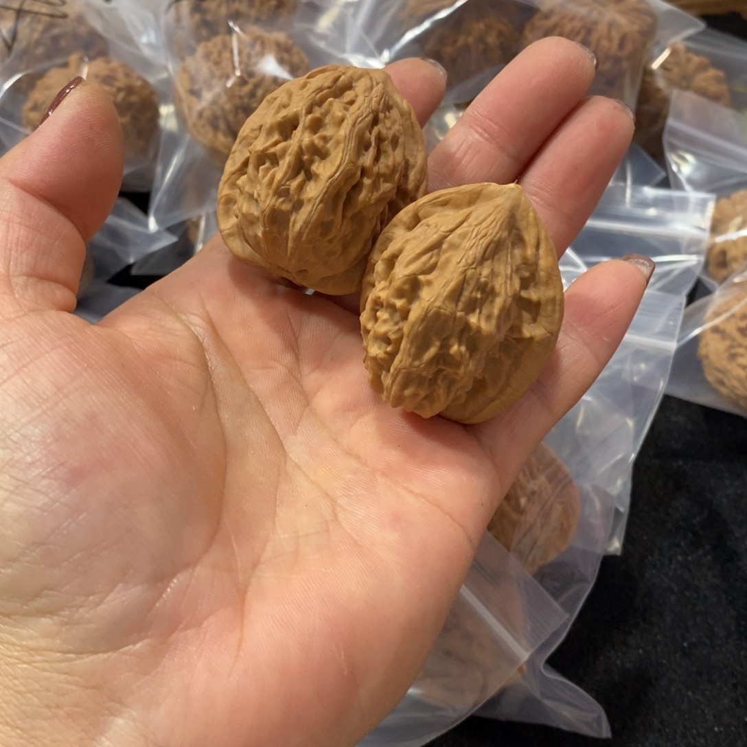 猴头核桃吊坠大红袍50