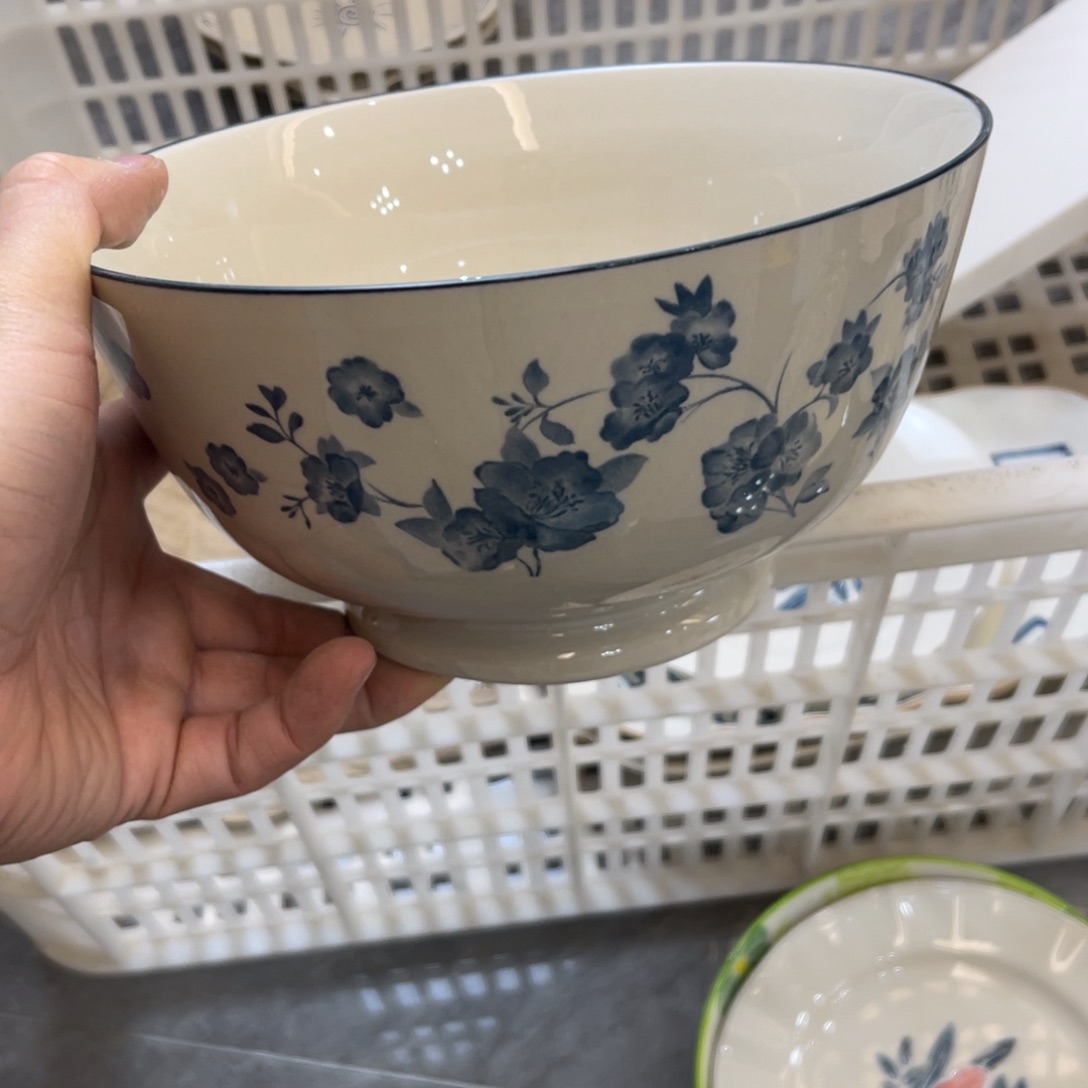 陶瓷微瑕餐具介意勿拍，满18飞！