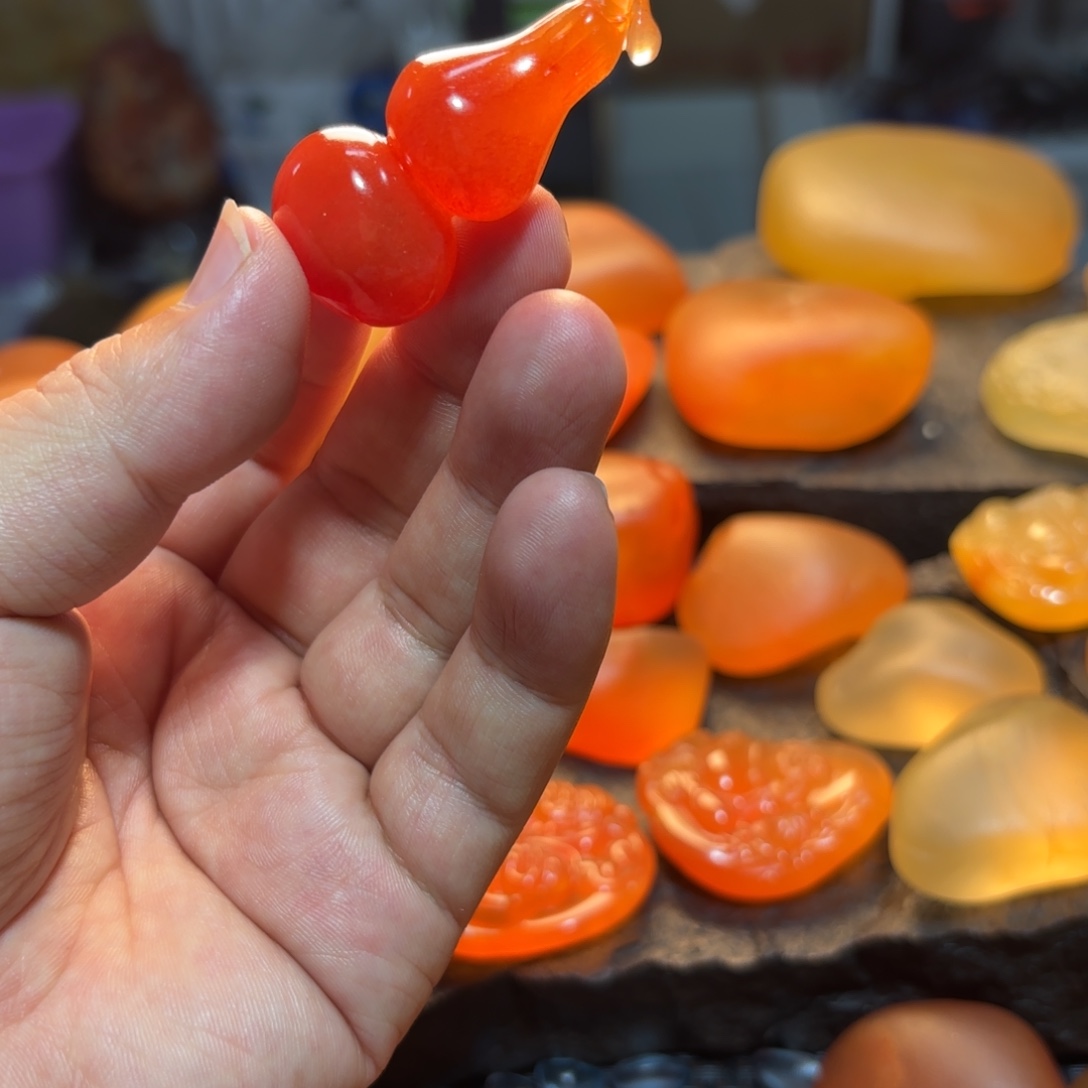 天***玉石英岩玉未镶嵌挂件