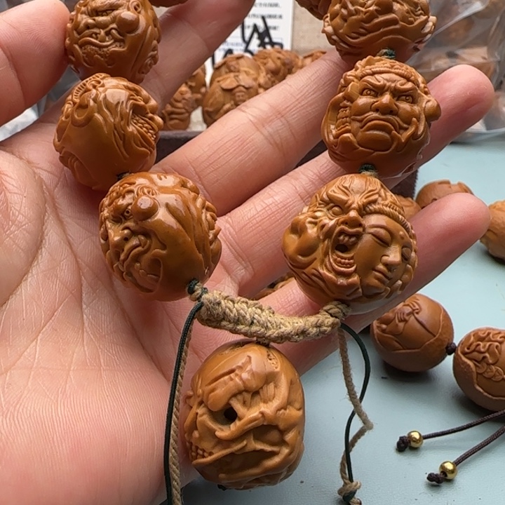 橄榄核手串C*雕刻工艺