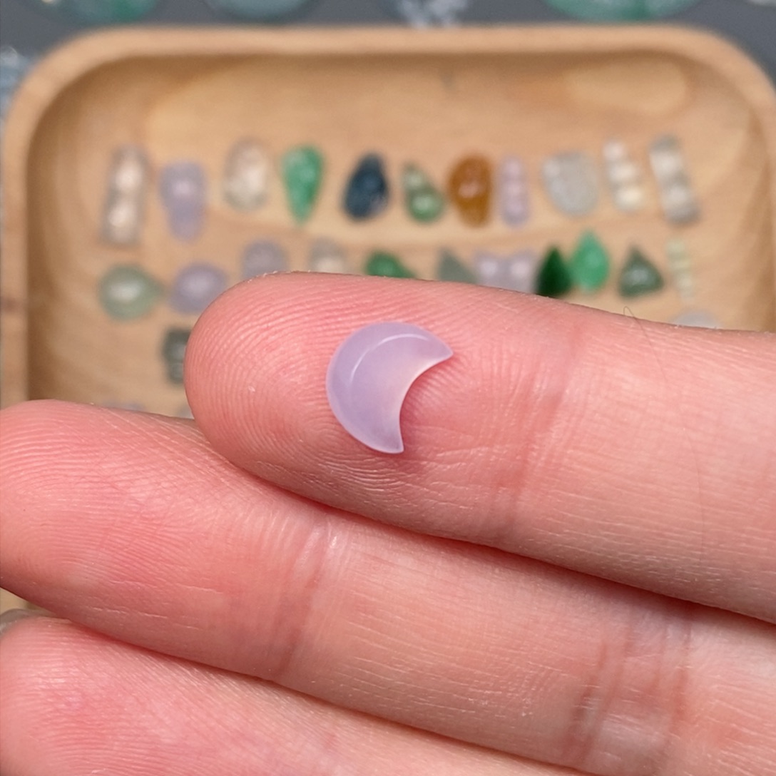 翡翠颈饰未镶嵌月亮