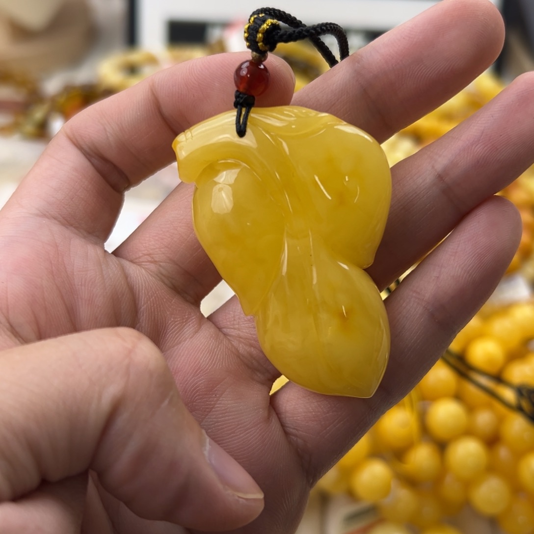 琥珀珠宝奇石未镶嵌