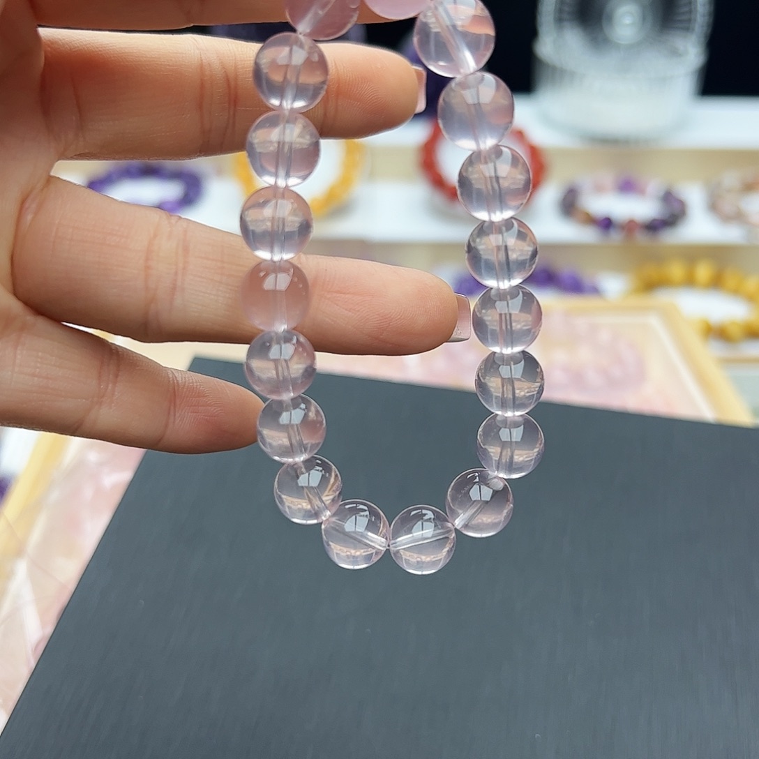 芙蓉石手链未镶嵌是**王粉晶10mm28.2