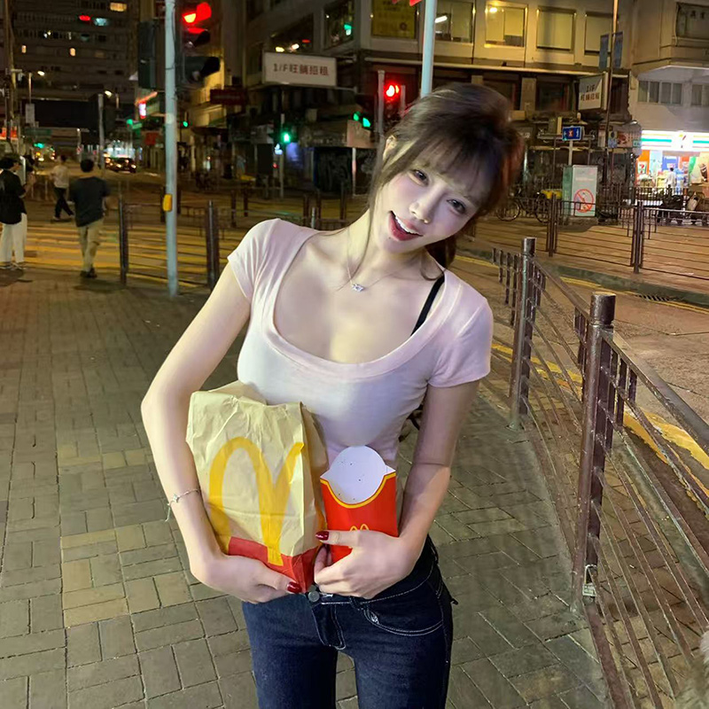 Liuu嘻嘻阿纯欲甜辣短袖打底女冬季内搭时尚百搭修身显瘦弹力上衣