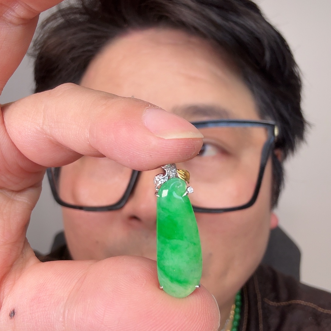 ****心翡翠18K金镶嵌颈饰一件