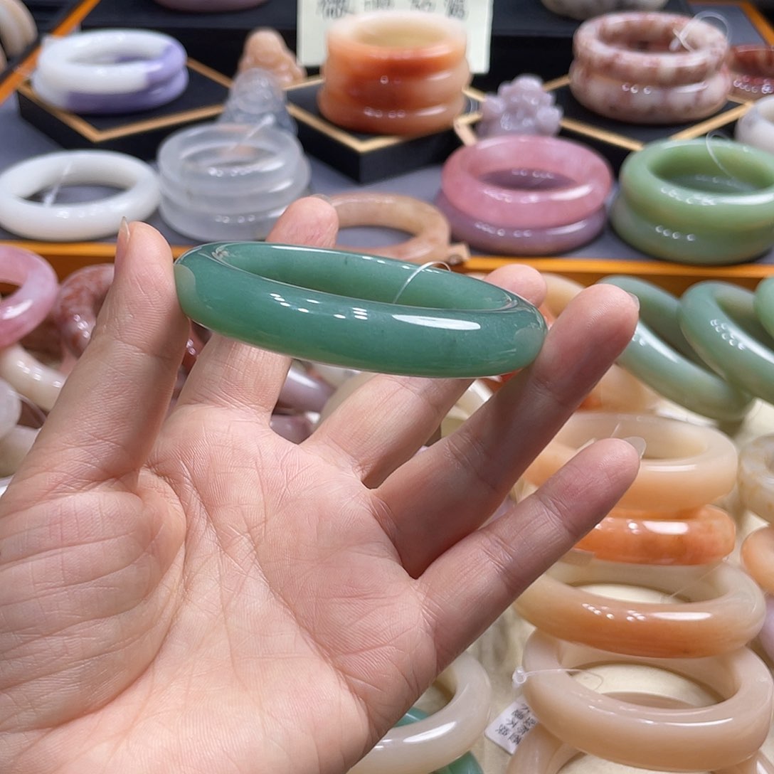 未镶嵌手镯石英岩玉尚*