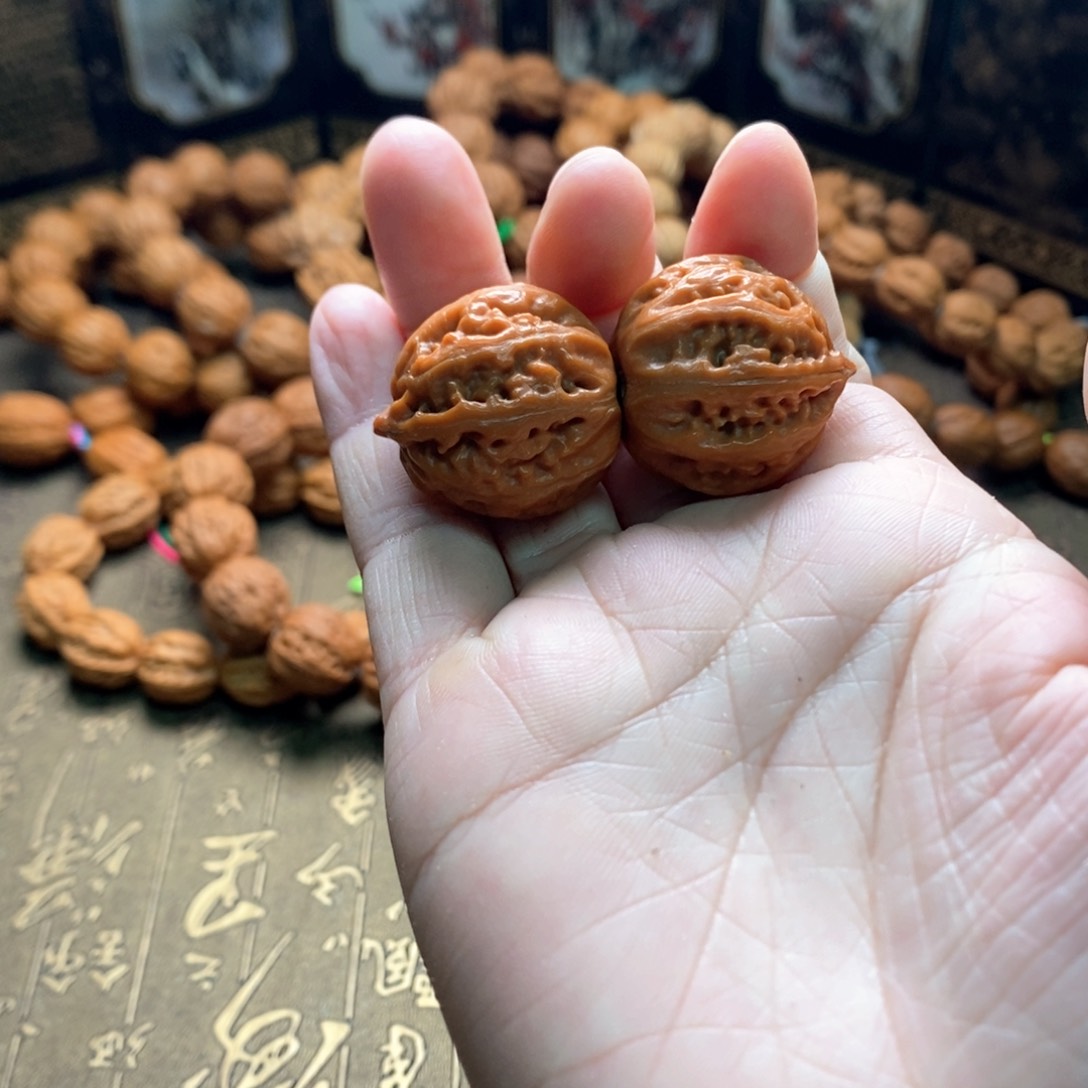 文玩核桃手串文玩核桃小元宝手持