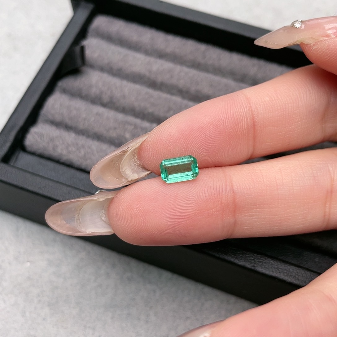 祖母绿裸石未镶嵌1.07ct赞比亚