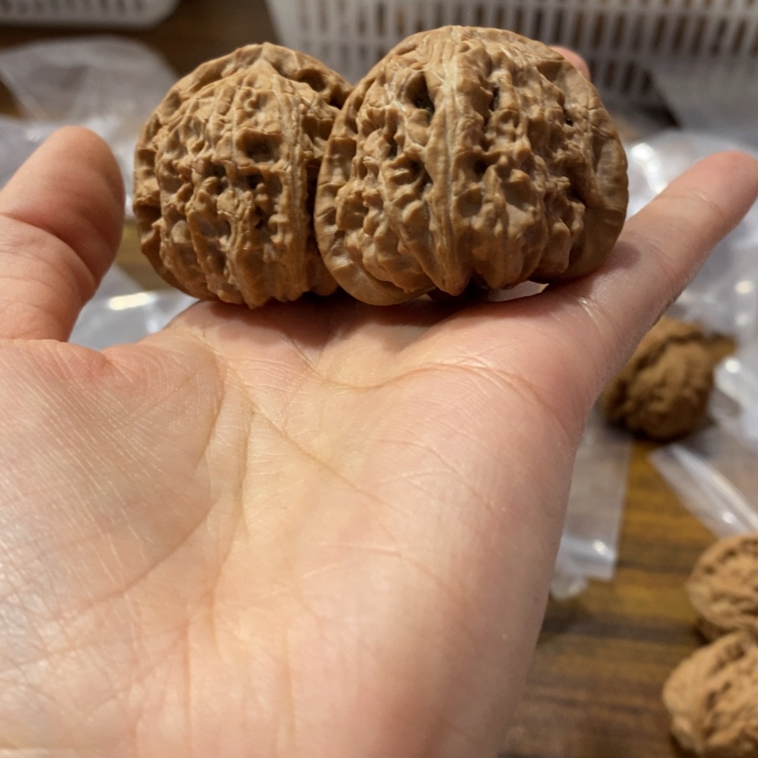 文玩核桃吊坠?****白狮80